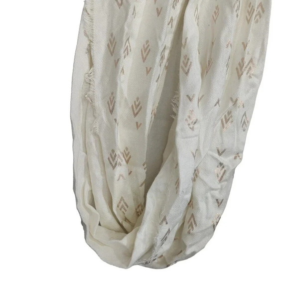 Apt 9 Cream Gold Infinity Loop Scarf Raw Hem NEW - Picture 8 of 8